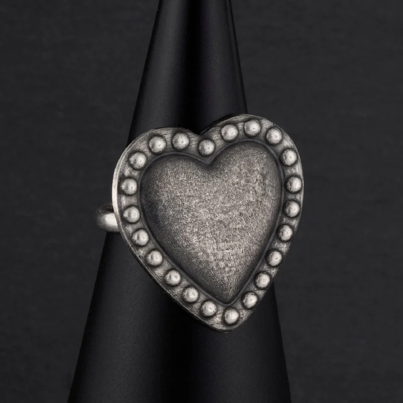 women solitaire rings -Oxidized Black Silver Heart Ring