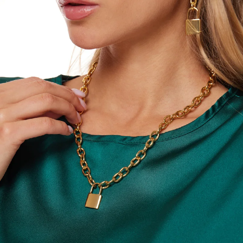 women rope necklaces -Polished Gold Link with Lock Pendant Necklace