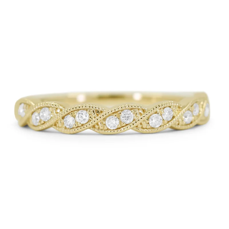 women cushion engagement rings -14K Yellow Gold,white Diamond Ring